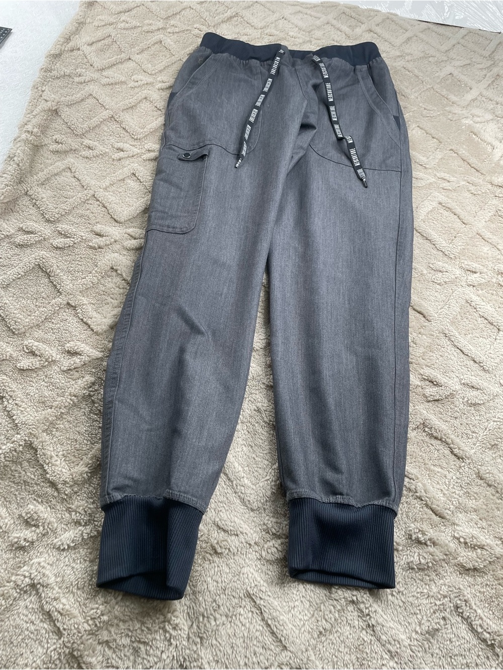 Med Couture  Charcoal Heather Gray Cargo Joggers Size Small Medical Staff